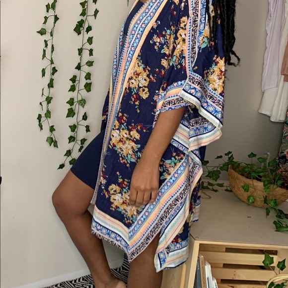 Mixed blue Kimono. - Picture 5 of 6